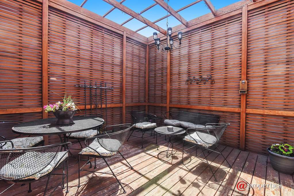1945 N Sheffield Avenue #203 Chicago, Illinois 60614 - Patio