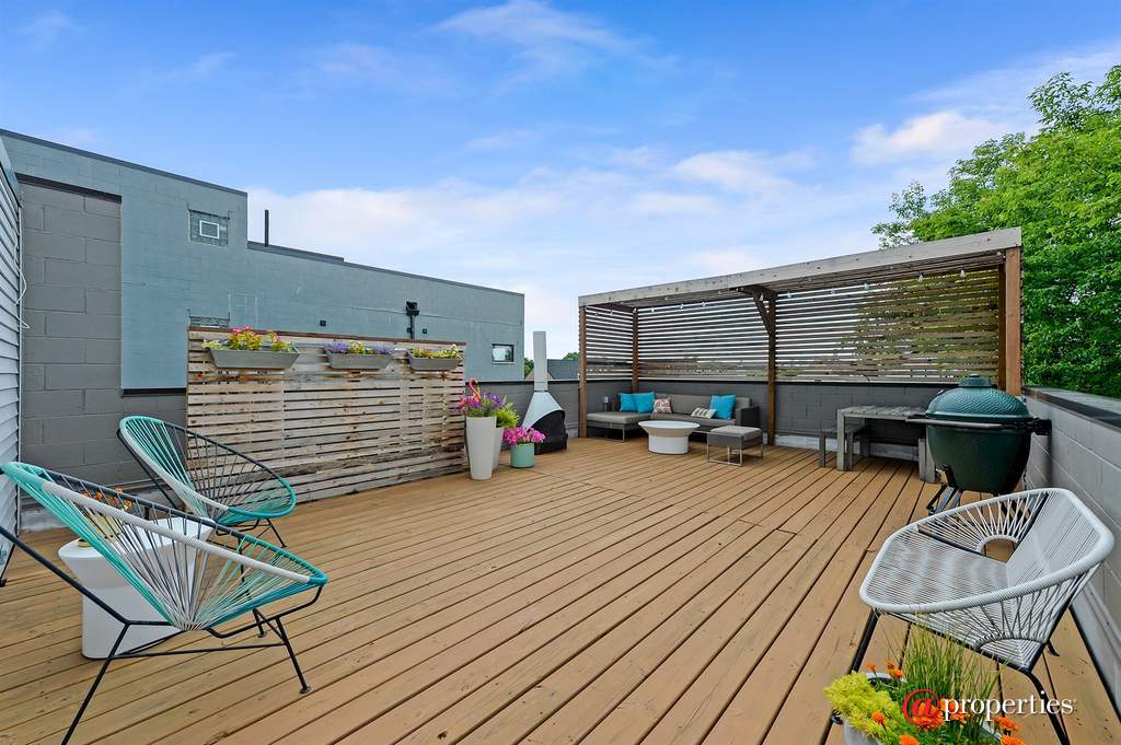 2217 N Leavitt Street #3 Chicago, Illinois 60647 - Roof Deck