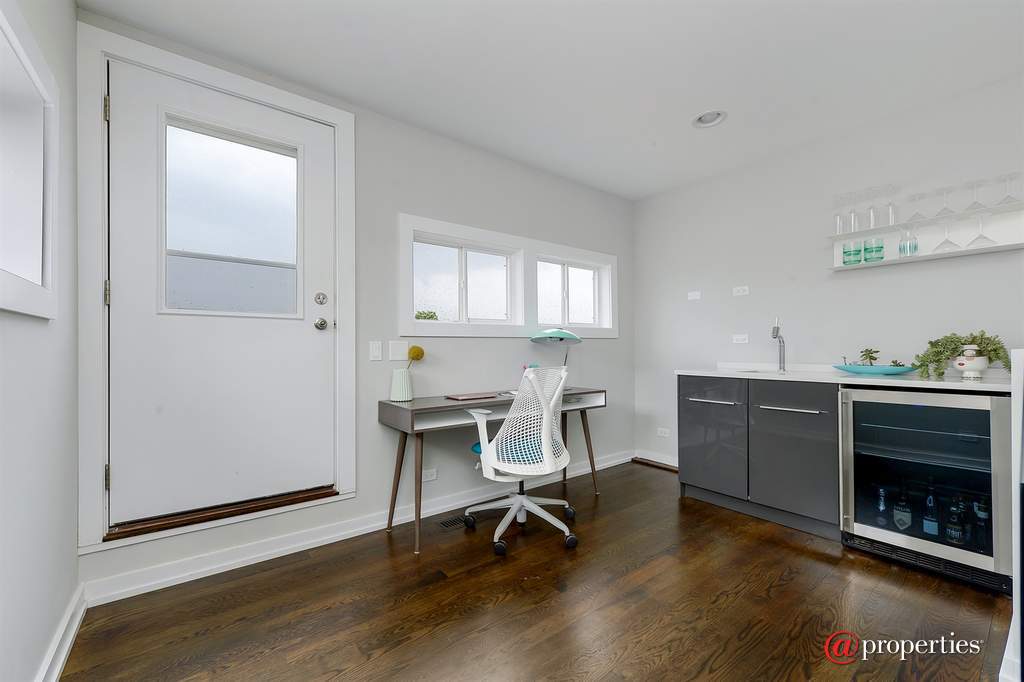 2217 N Leavitt Street #3 Chicago, Illinois 60647 - Office