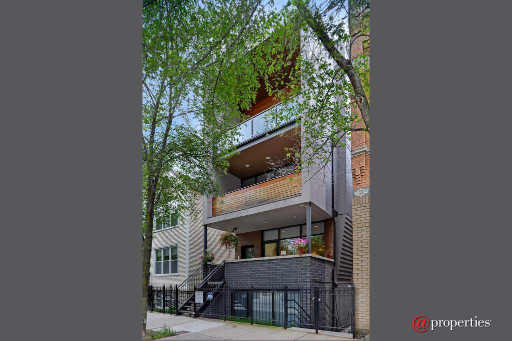2217 N Leavitt Street #3 Chicago, Illinois 60647 - Front View