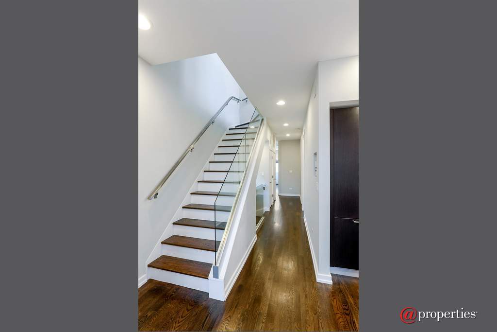 2217 N Leavitt Street #3 Chicago, Illinois 60647 - Staircase