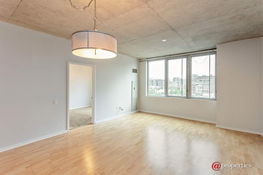659 W Randolph Street #410 Chicago, Illinois 60661 - Living Room