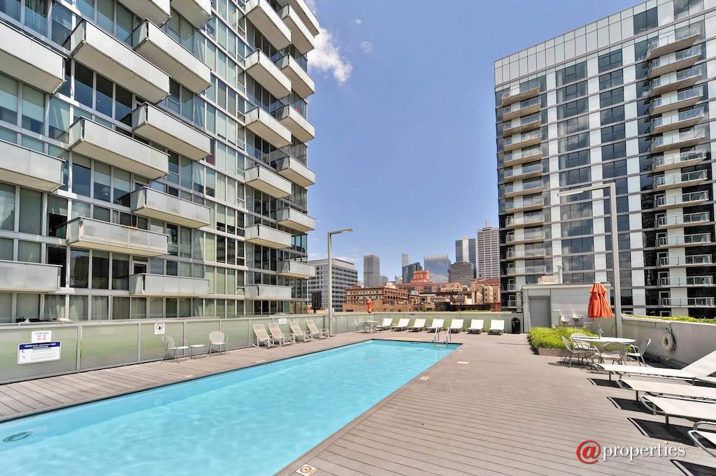 659 W Randolph Street #410 Chicago, Illinois 60661 - Pool