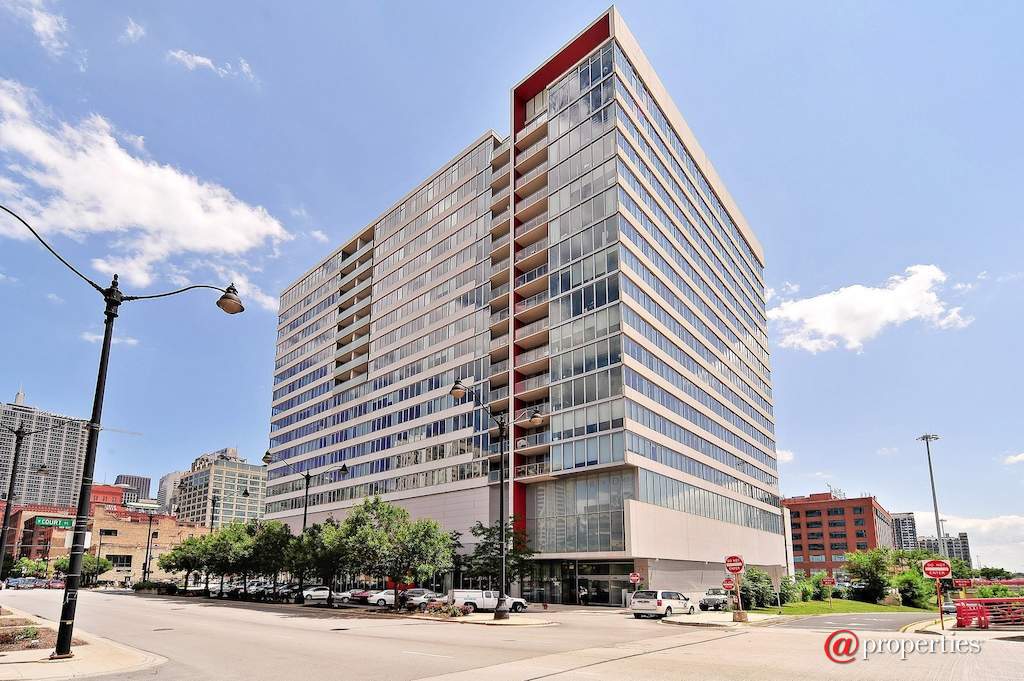 659 W Randolph Street #410 Chicago, Illinois 60661 - Front View