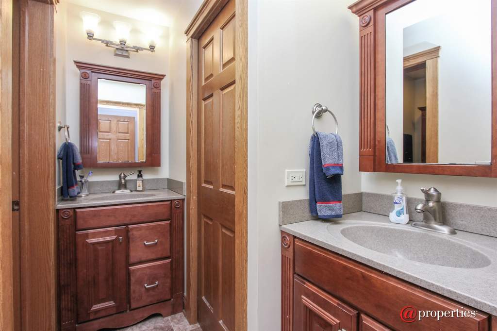 2 Saddle Ridge Court Hawthorn Woods, Illinois 60047 - 3rd Bathroom