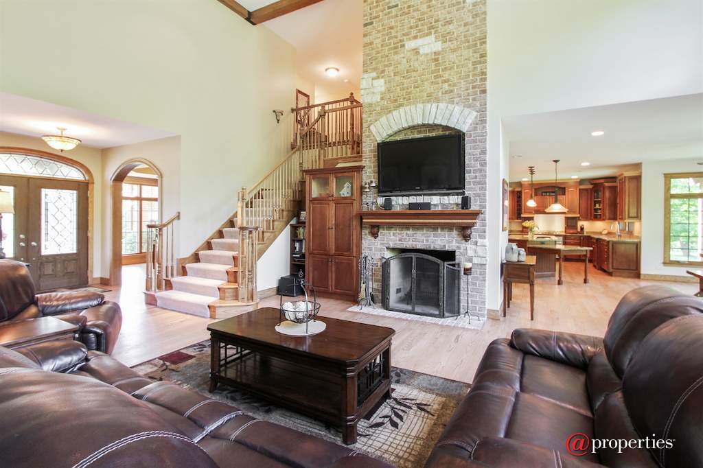 2 Saddle Ridge Court Hawthorn Woods, Illinois 60047 - Family Room