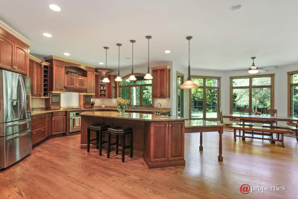 2 Saddle Ridge Court Hawthorn Woods, Illinois 60047 - Kitchen