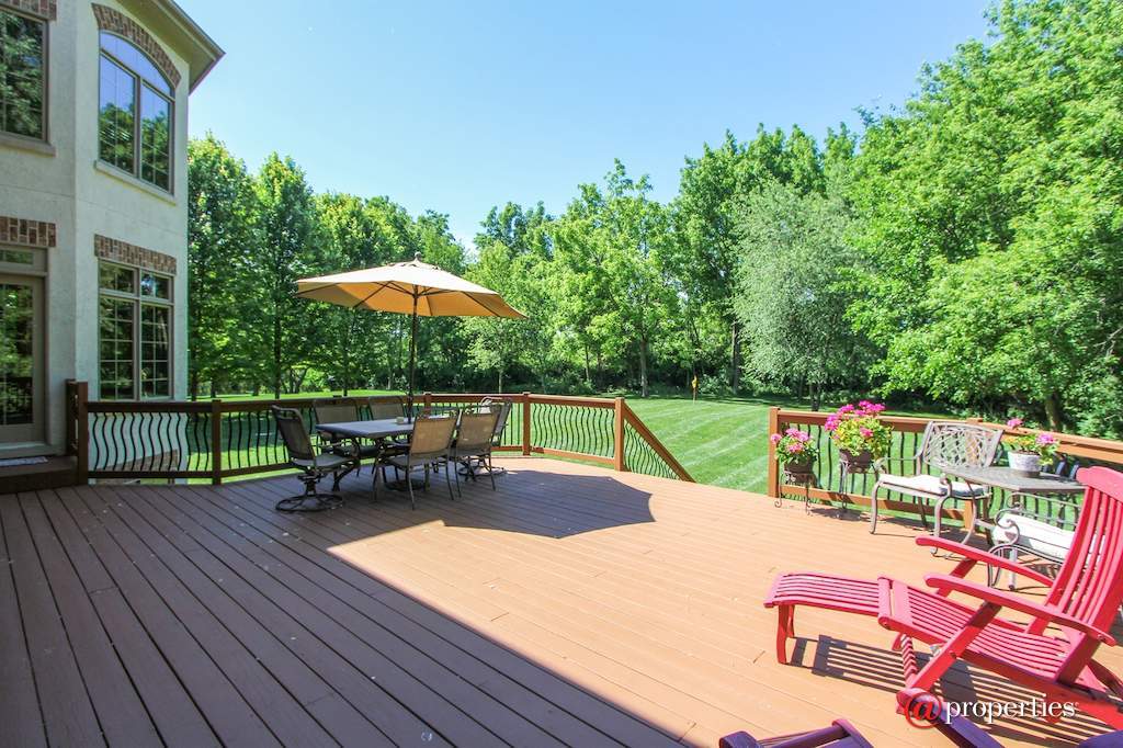 2 Saddle Ridge Court Hawthorn Woods, Illinois 60047 - Deck