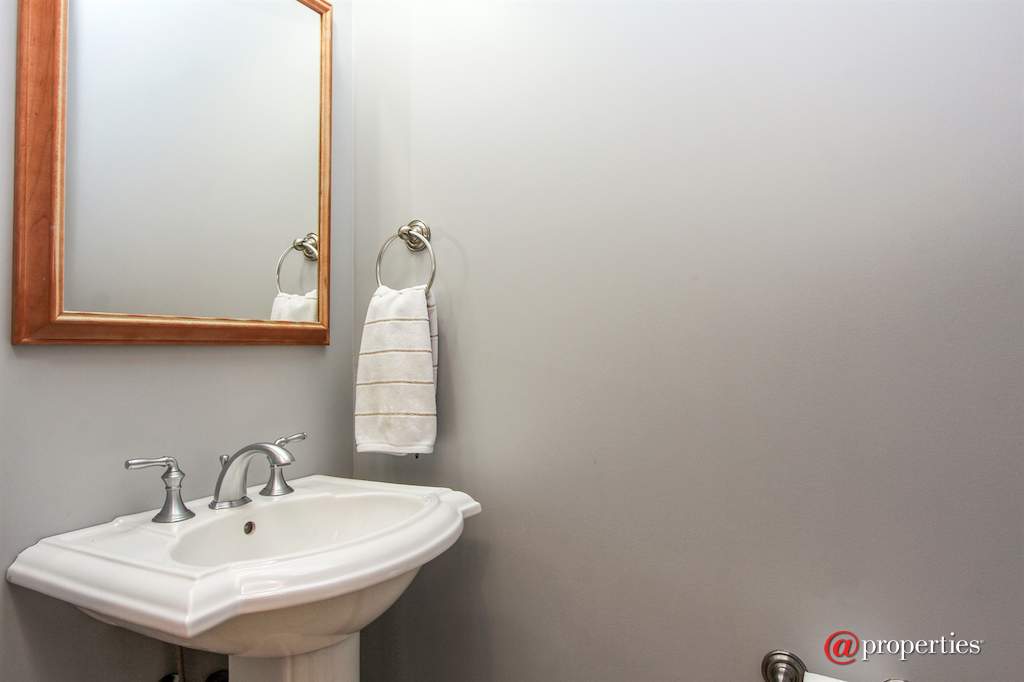 2 Saddle Ridge Court Hawthorn Woods, Illinois 60047 - 2nd Bathroom