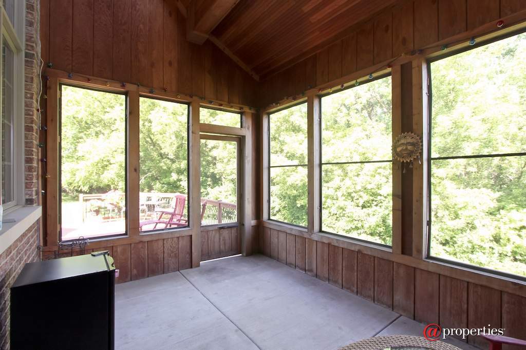 2 Saddle Ridge Court Hawthorn Woods, Illinois 60047 - Sun Room