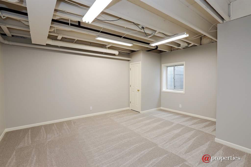 1128 Hedgerow Drive Grayslake, Illinois 60030 - Basement Bedroom