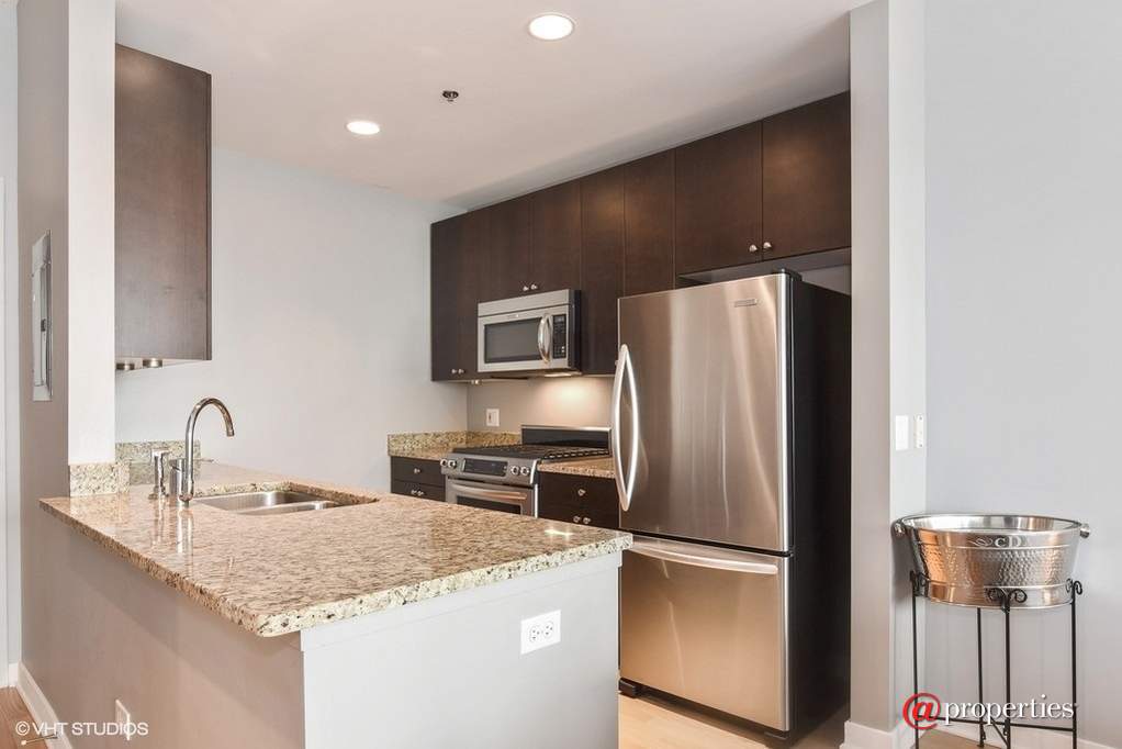 303 W Ohio Street #3609 Chicago, Illinois 60610 - Kitchen