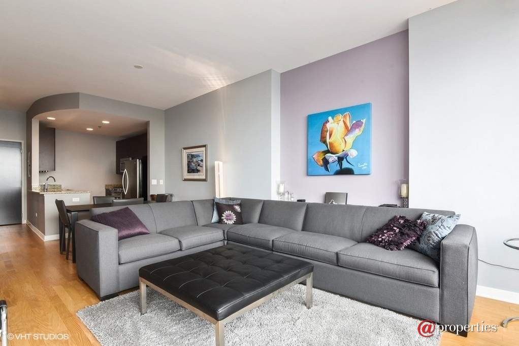303 W Ohio Street #3609 Chicago, Illinois 60610 - Kitchen / Living Room
