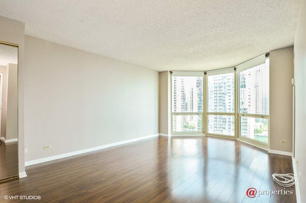 195 N Harbor Drive #1509 Chicago, Illinois 60601 - Master Bedroom