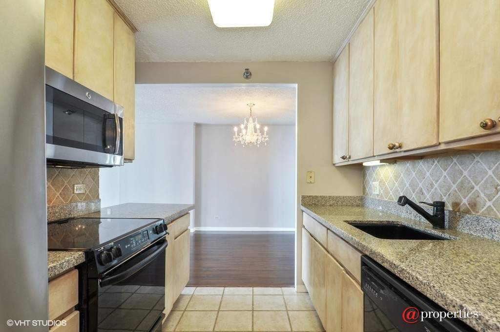 195 N Harbor Drive #1509 Chicago, Illinois 60601 - Kitchen
