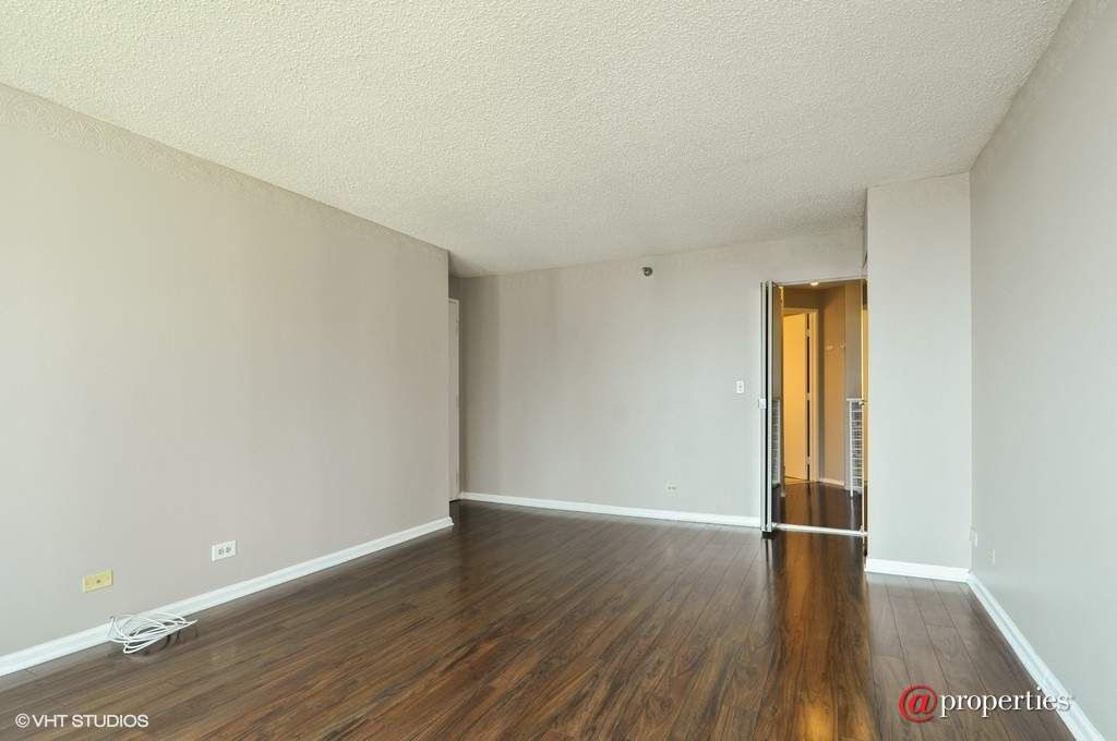 195 N Harbor Drive #1509 Chicago, Illinois 60601 - Master Bedroom