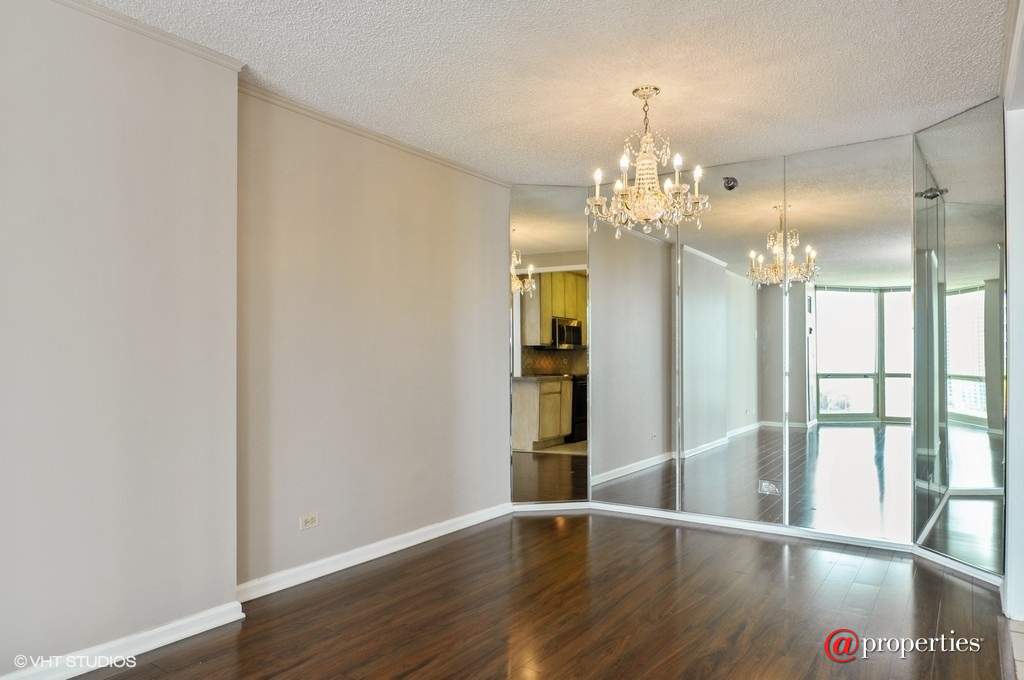 195 N Harbor Drive #1509 Chicago, Illinois 60601 - Dining Room