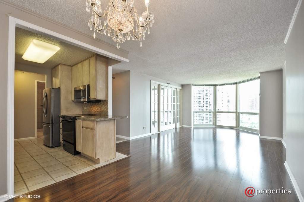 195 N Harbor Drive #1509 Chicago, Illinois 60601 - Kitchen / Living Room