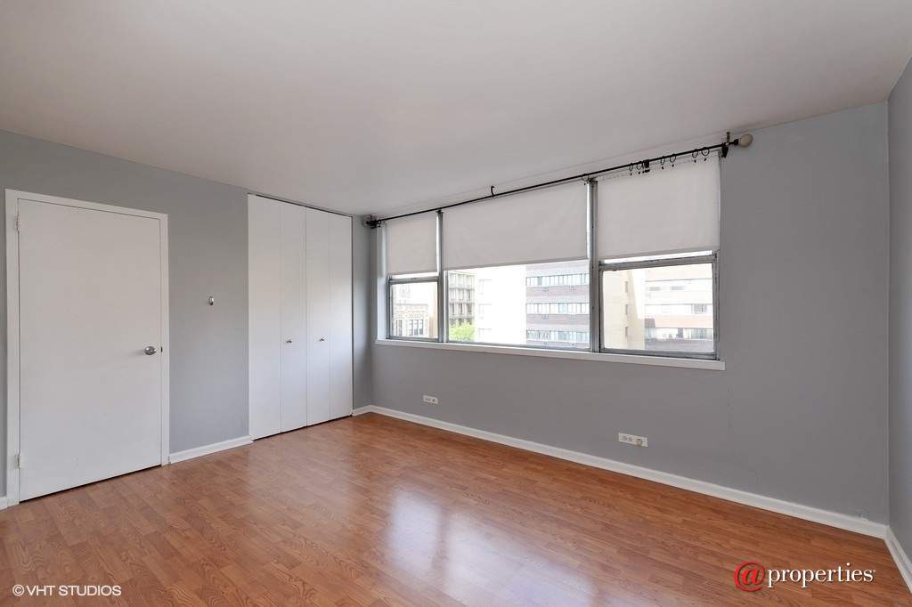 6301 N Sheridan Road #6B Chicago, Illinois 60660 - Bedroom