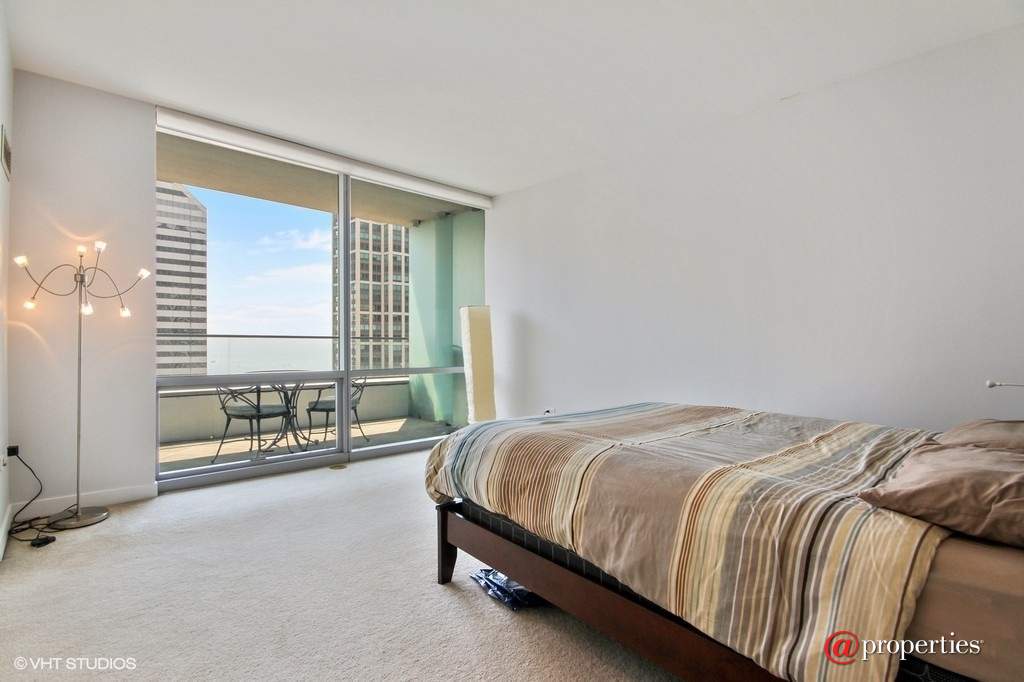 8 E Randolph Street #2802 Chicago, Illinois 60601 - Master Bedroom