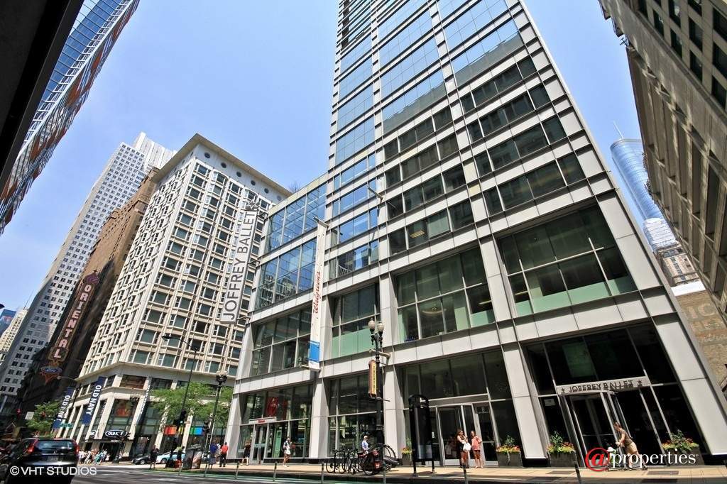 8 E Randolph Street #2802 Chicago, Illinois 60601 - Front View