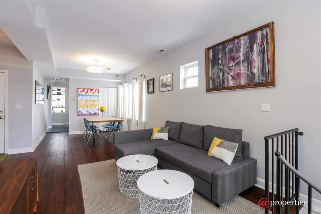 3709 W Altgeld Street #1 Chicago, Illinois 60647 - Living Room