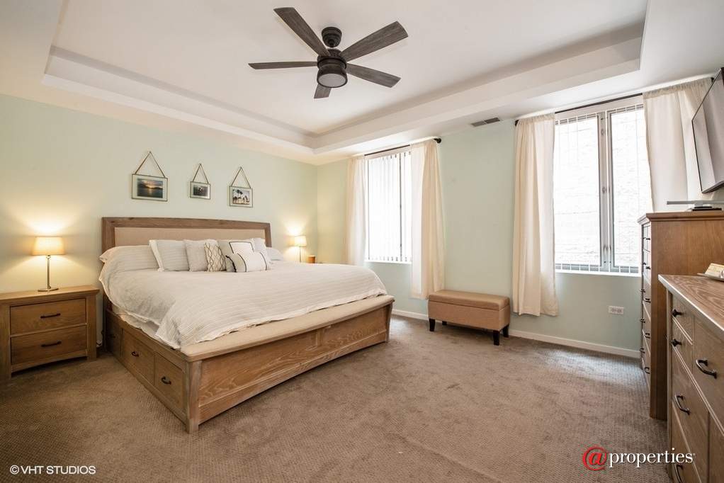1422 N La Salle Drive #203 Chicago, Illinois 60610 - Master Bedroom