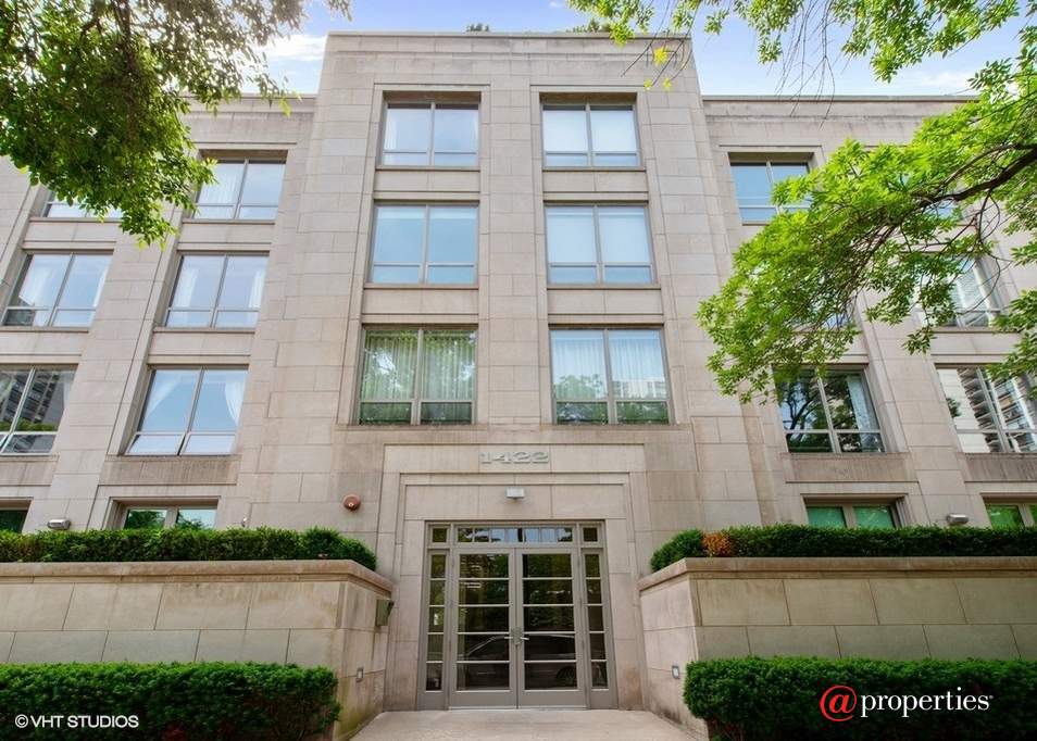 1422 N La Salle Drive #203 Chicago, Illinois 60610 - Front View
