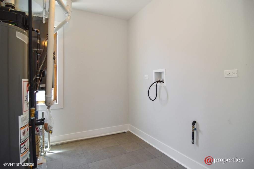 2835 N Avers Avenue Chicago, Illinois 60618 - Laundry Room