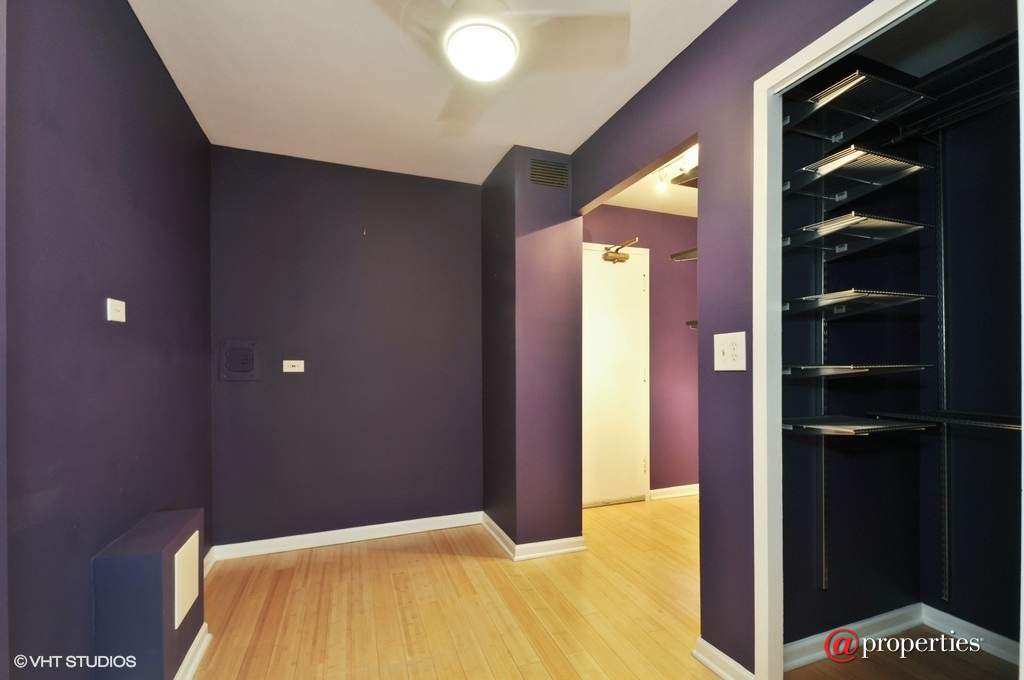 850 N Dewitt Place #13GI Chicago, Illinois 60611 - Master Bedroom Closet