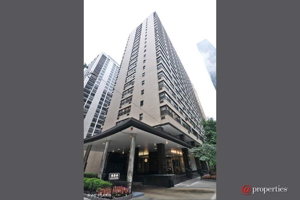 850 N Dewitt Place #13GI Chicago, Illinois 60611 - Front View