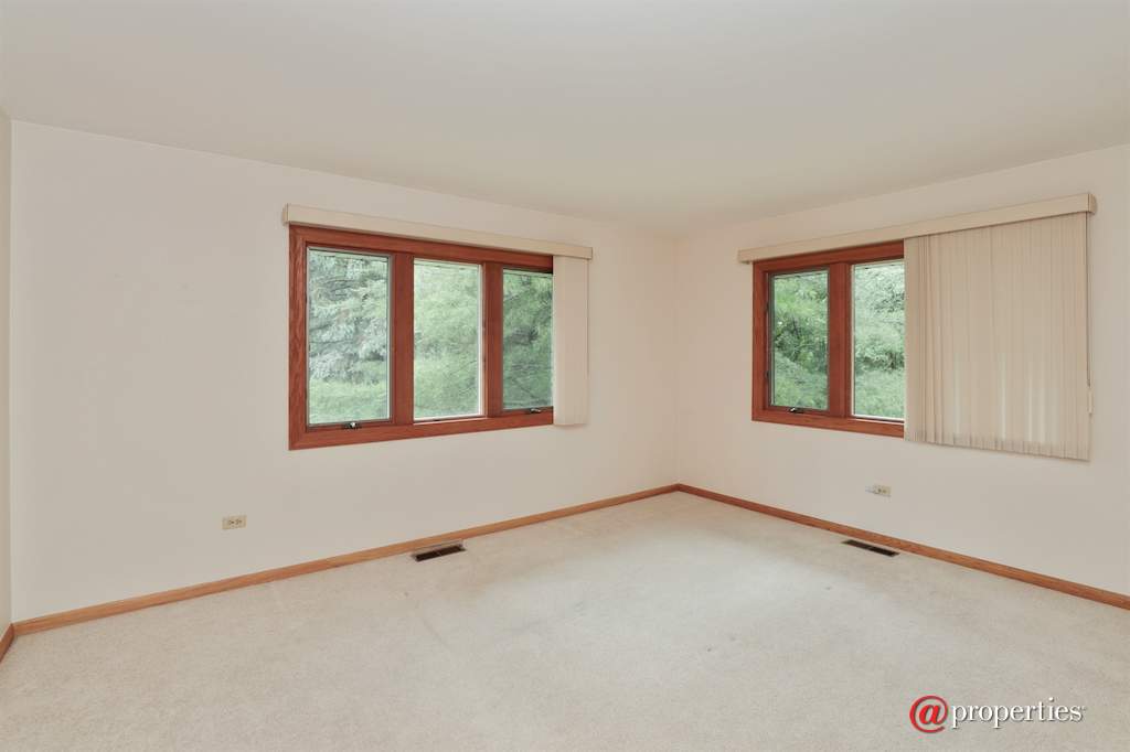 1255 Benson Lane Green Oaks, Illinois 60048 - Family sized Bedrooms