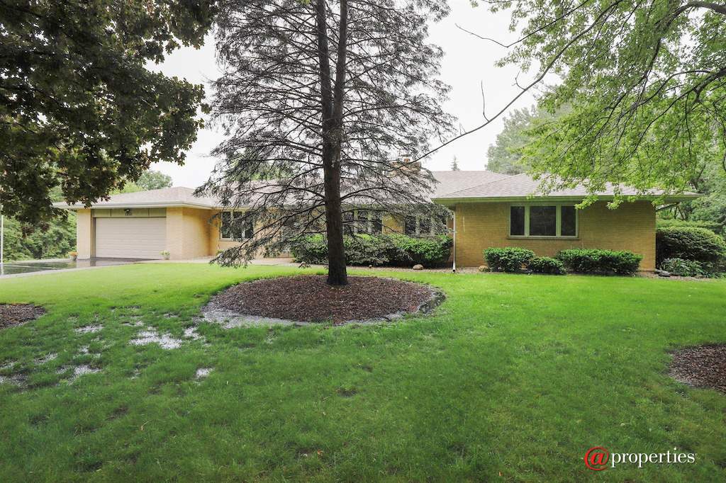 1255 Benson Lane Green Oaks, Illinois 60048 - Front View