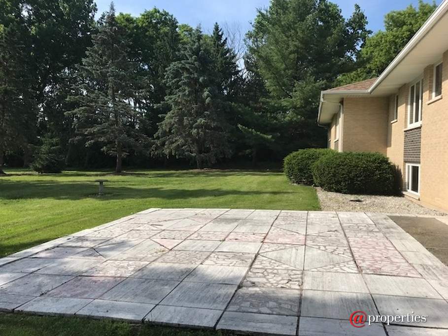 1255 Benson Lane Green Oaks, Illinois 60048 - Image 18