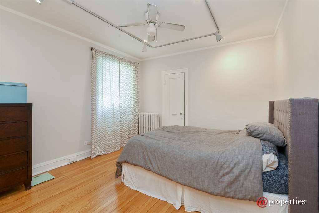6649 N Rockwell Street Chicago, Illinois 60645 - 3rd Bedroom