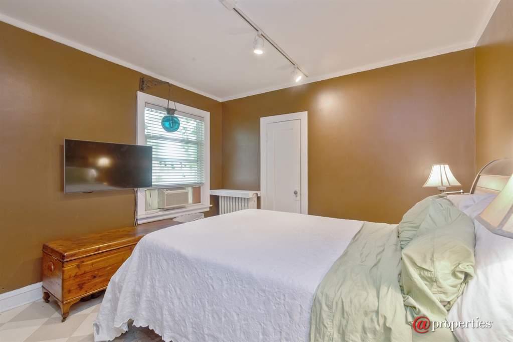 6649 N Rockwell Street Chicago, Illinois 60645 - Bedroom
