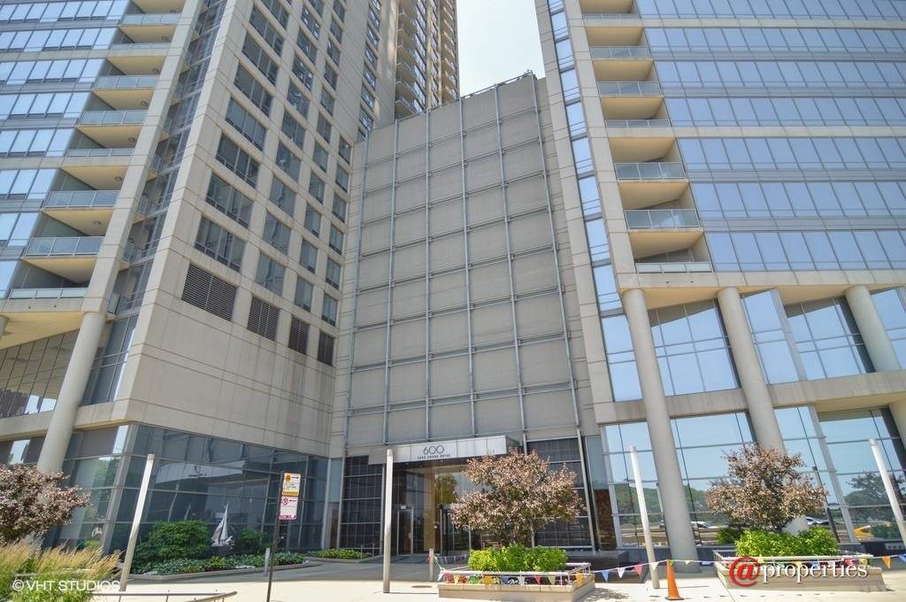 600 N Lake Shore Drive #1302 Chicago, Illinois 60611 - Front View