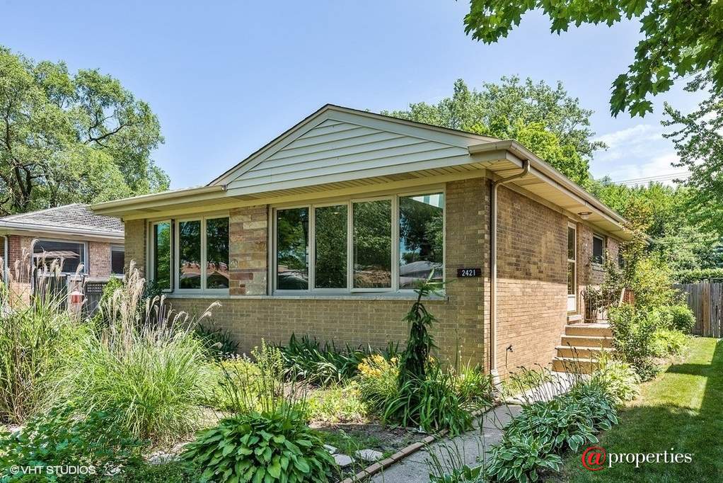 2421 Crawford Avenue Evanston, Illinois 60201 - Front View