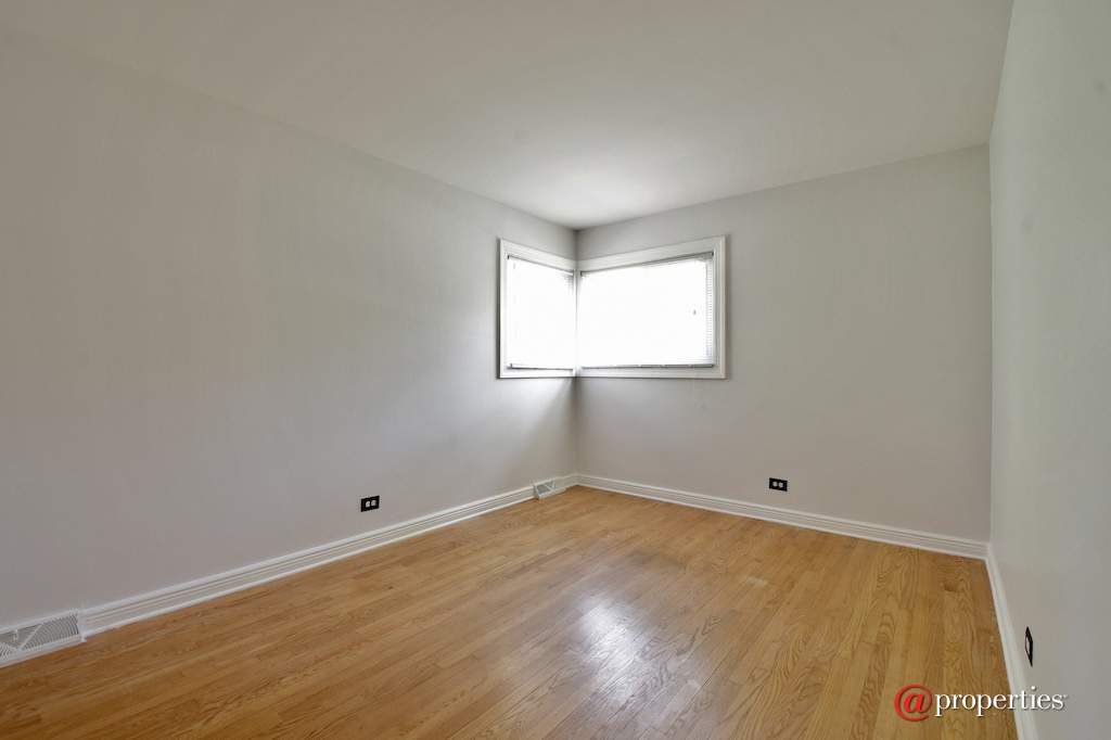590 Old Elm Road Highland Park, Illinois 60035 - 4th Bedroom