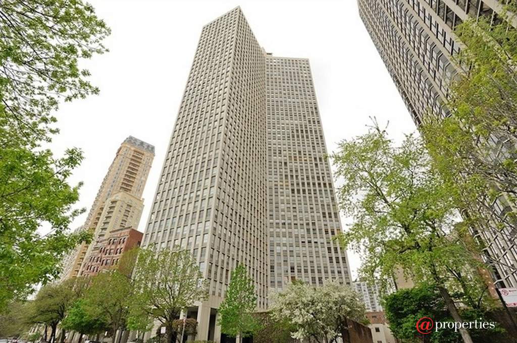 2626 N Lakeview Avenue #1301 Chicago, Illinois 60614 - Image 0