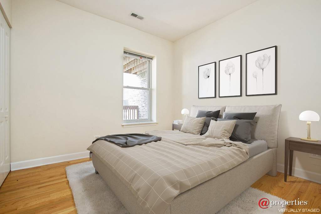 3005 N Clifton Avenue #201 Chicago, Illinois 60657 - Master Bedroom