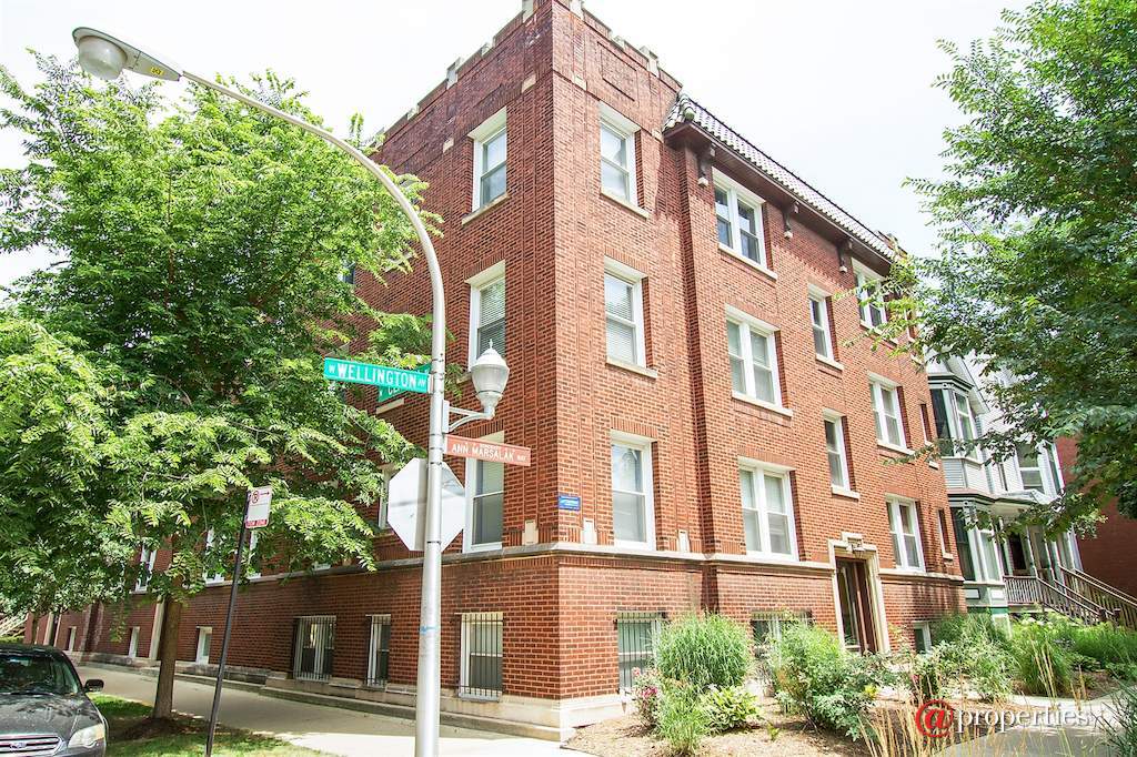 3005 N Clifton Avenue #201 Chicago, Illinois 60657 - Front View