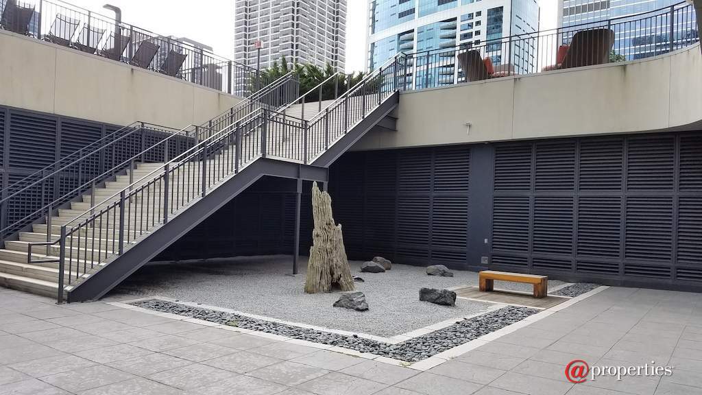 225 N Columbus Drive #6803 Chicago, Illinois 60601 - Zen Garden