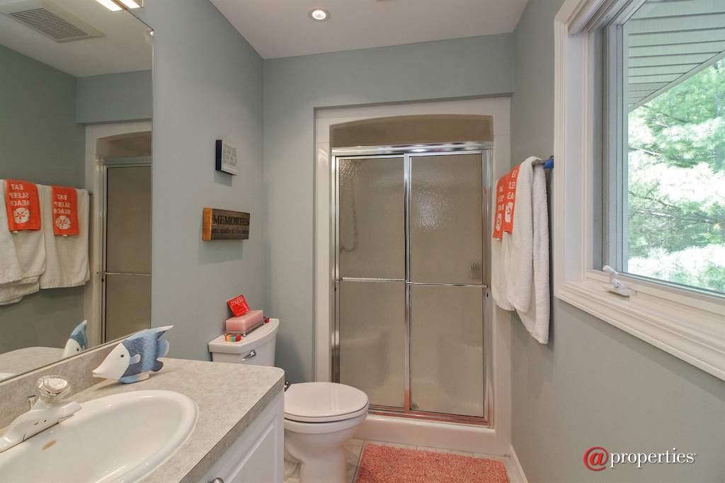 223 High St Fontana, Wisconsin 53125 - 3rd Bathroom