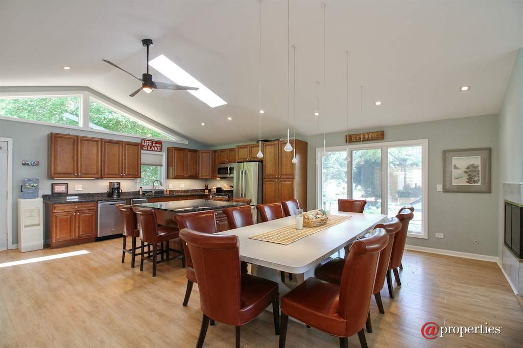 223 High St Fontana, Wisconsin 53125 - Dining Room