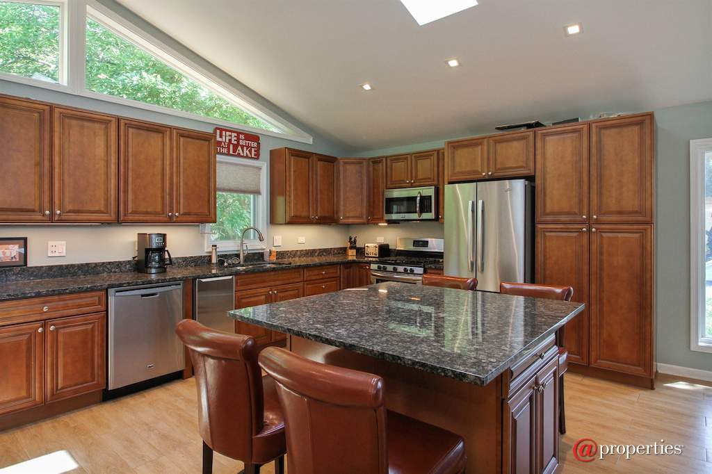 223 High St Fontana, Wisconsin 53125 - Kitchen
