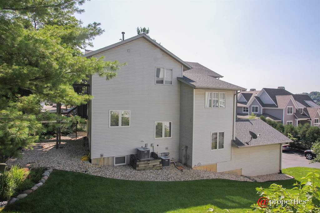 223 High St Fontana, Wisconsin 53125 - Side View