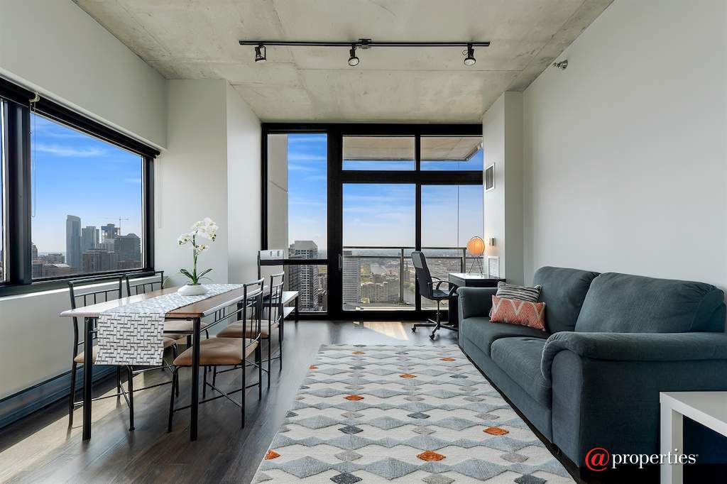 235 W Van Buren Street #3403 Chicago, Illinois 60607 - Living Room