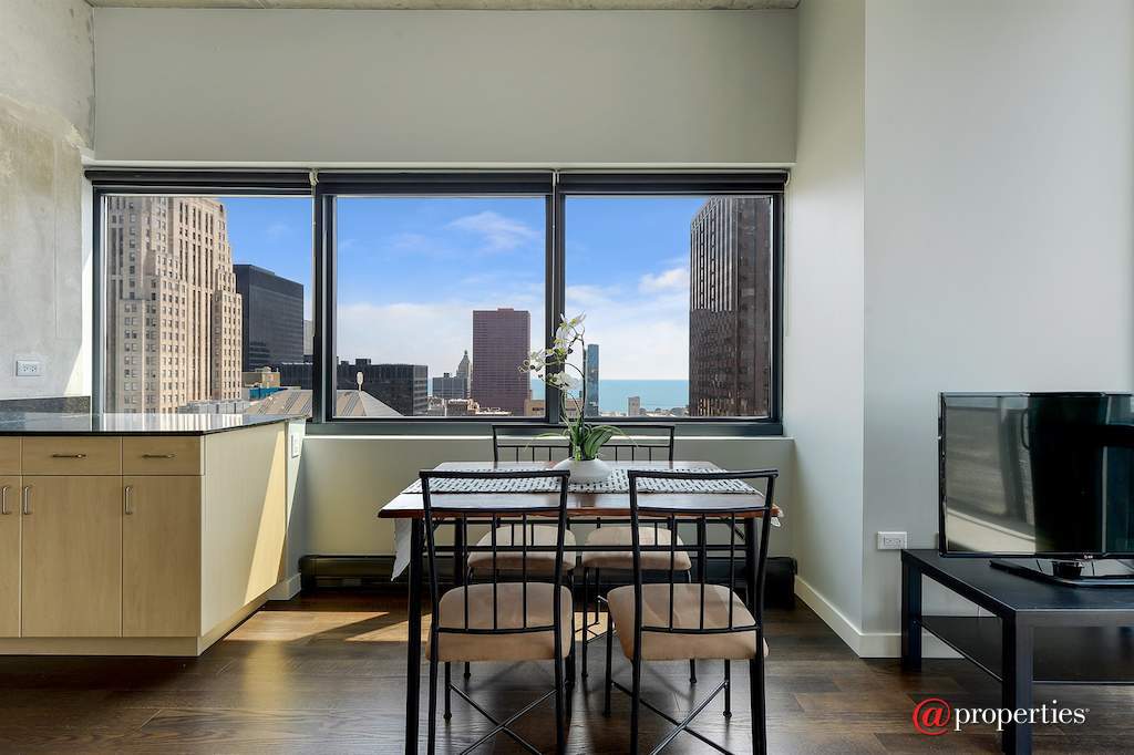 235 W Van Buren Street #3403 Chicago, Illinois 60607 - Dining Area