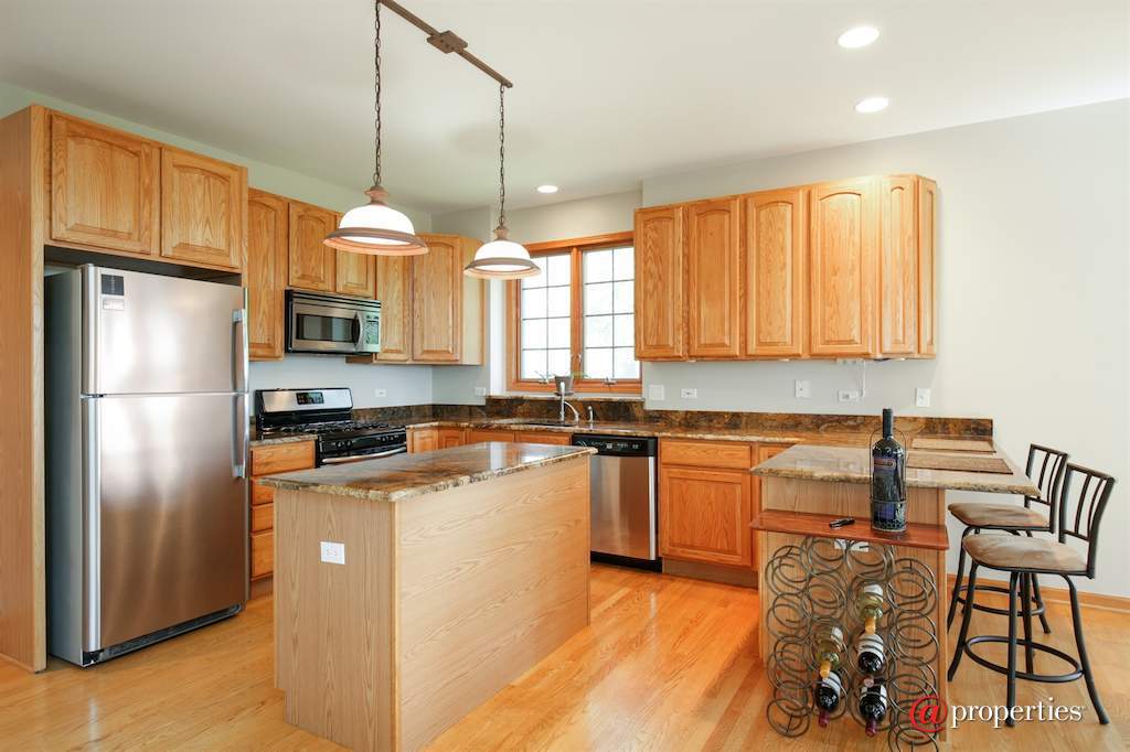 1931 Tunbridge Court Algonquin, Illinois 60102 - Kitchen